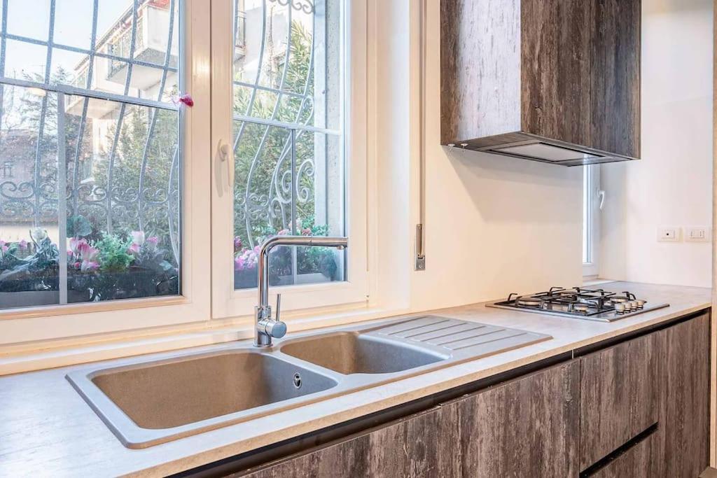 Guest Planet - Nice Flat Near Bovisa Milan Bagian luar foto