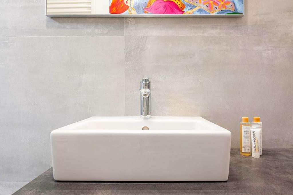 Guest Planet - Nice Flat Near Bovisa Milan Bagian luar foto