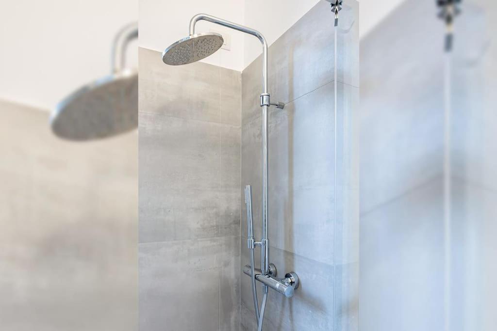 Guest Planet - Nice Flat Near Bovisa Milan Bagian luar foto